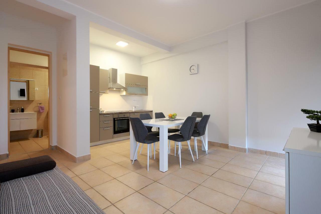 Apartments Galboka 内里吉恩 外观 照片